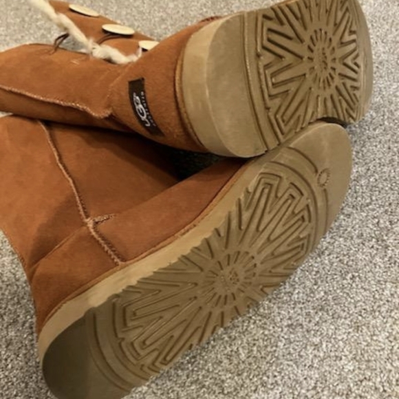 High Ugg Boots With Fur - Picture 1 of 5